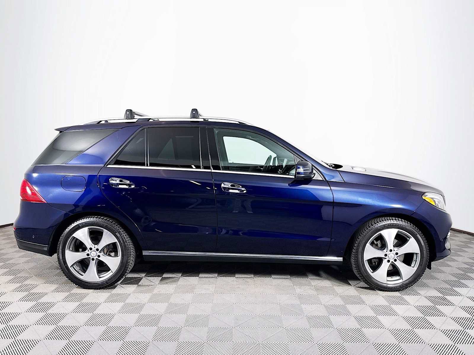 Used 2017 Mercedes-Benz GLE 350 4MATIC image 4