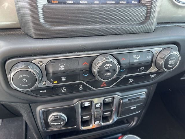 Used 2019 Jeep Wrangler Unlimited Sahara image 18