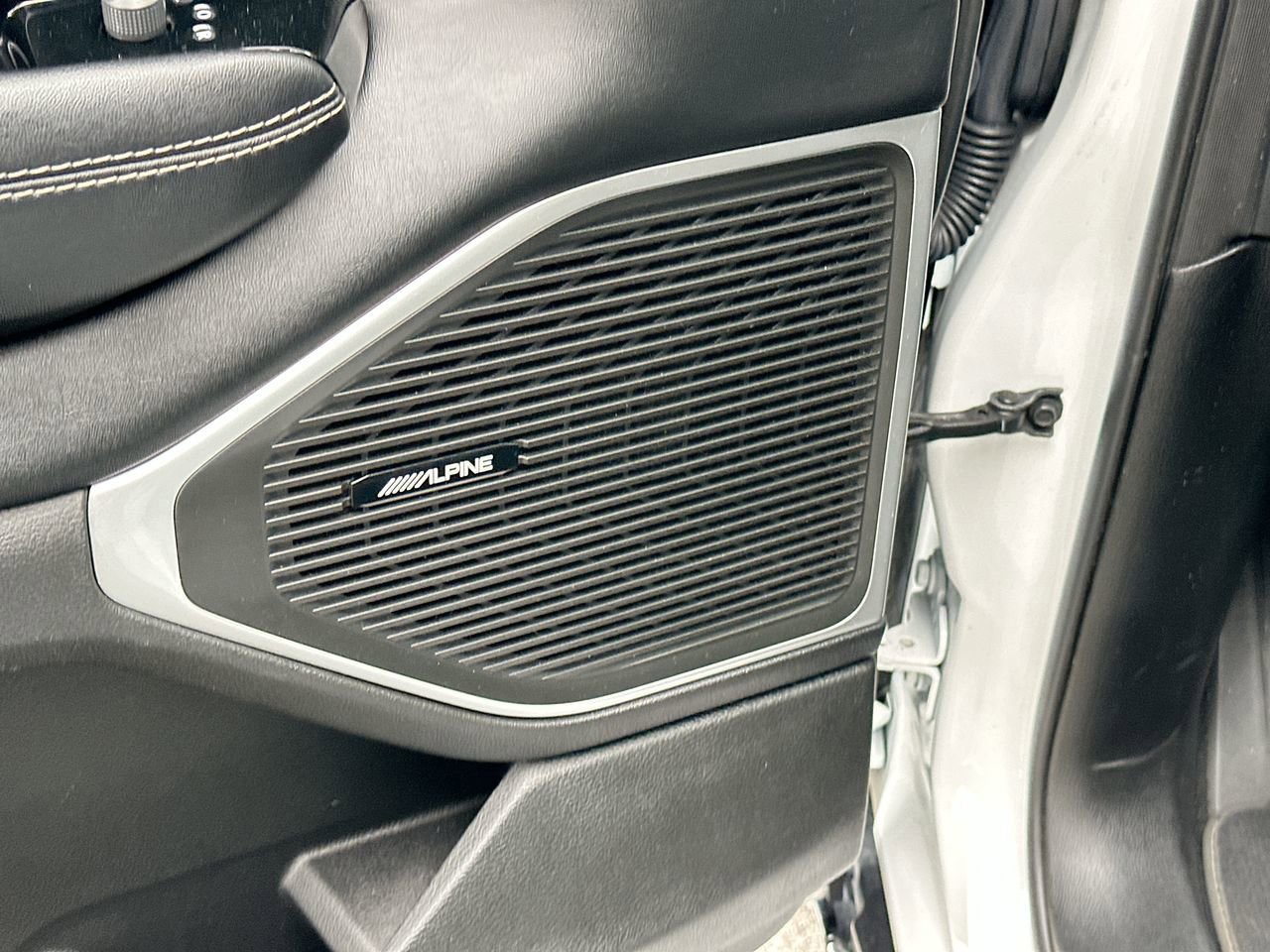 Used 2023 Jeep Wagoneer Series III w/ Preferred Equipment Group image 18