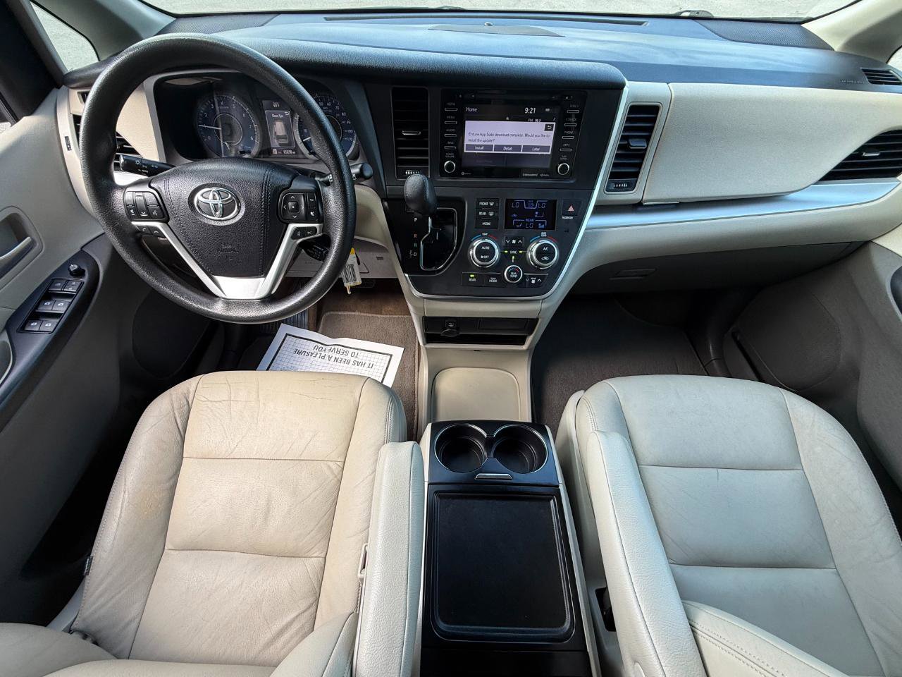 Used 2018 Toyota Sienna LE FWD image 8