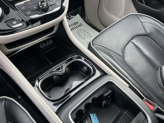 Used 2023 Chrysler Pacifica Limited image 24