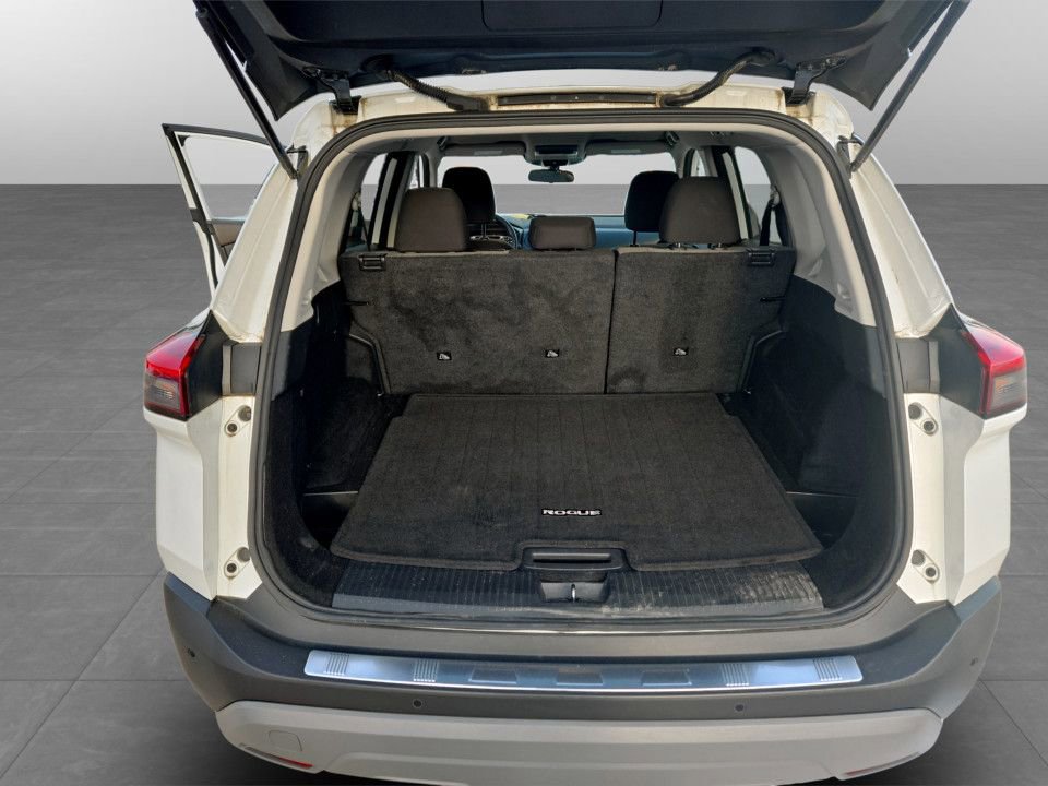 Used 2023 Nissan Rogue SV image 32