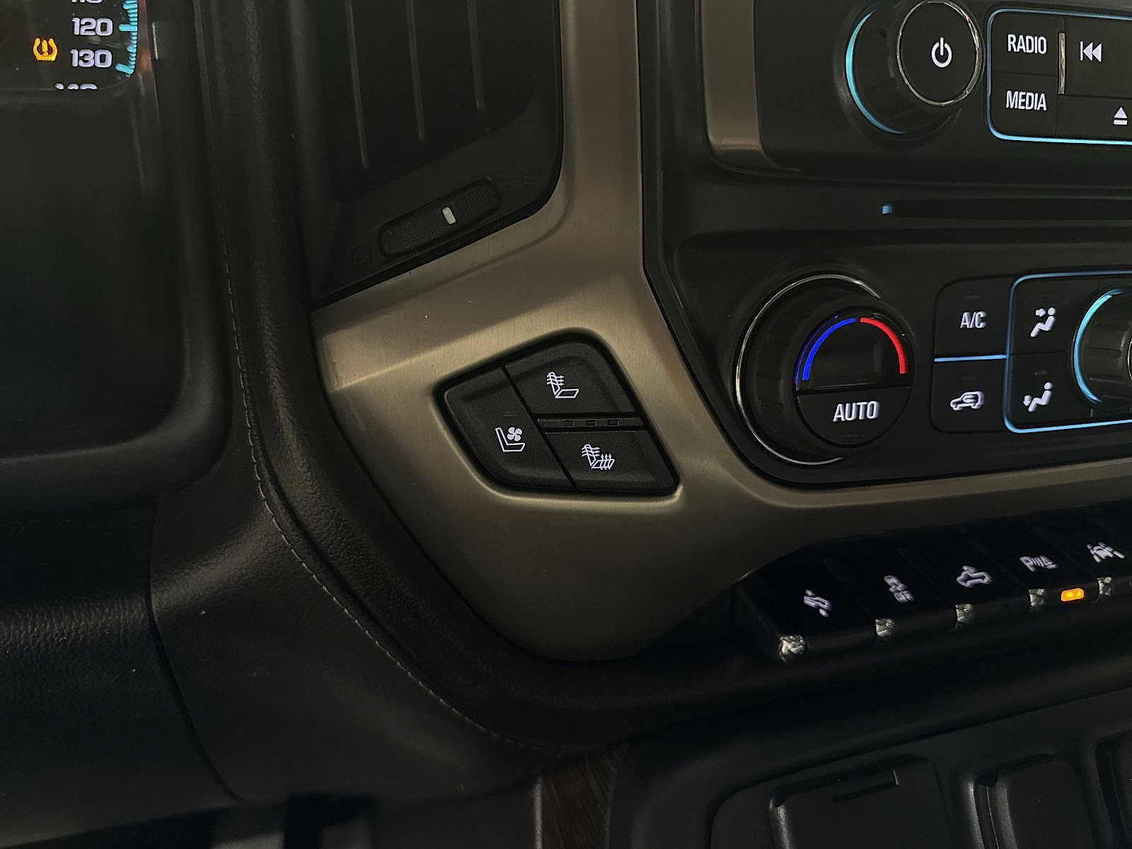 Used 2018 GMC Sierra 1500 Denali w/ Denali Ultimate Package image 36