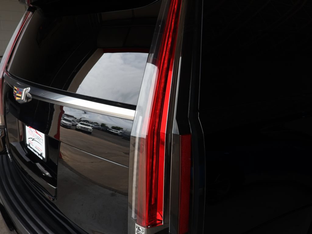 Used 2018 Cadillac Escalade ESV Luxury AWD/4WD image 36