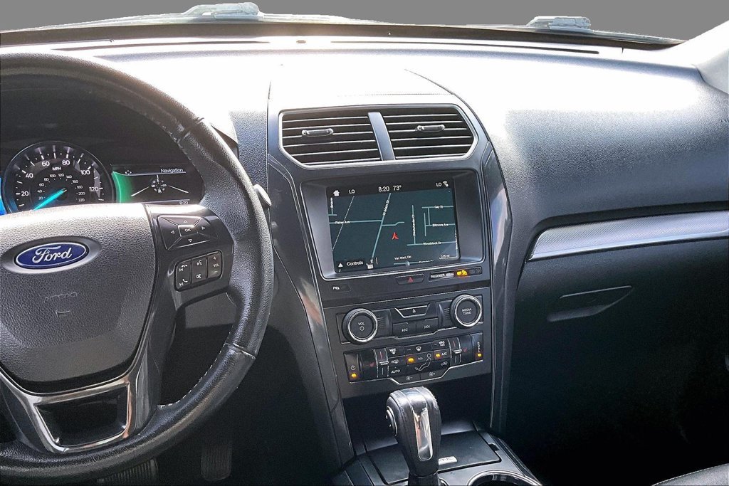Used 2018 Ford Explorer XLT w/ Equipment Group 202A AWD/4WD image 3