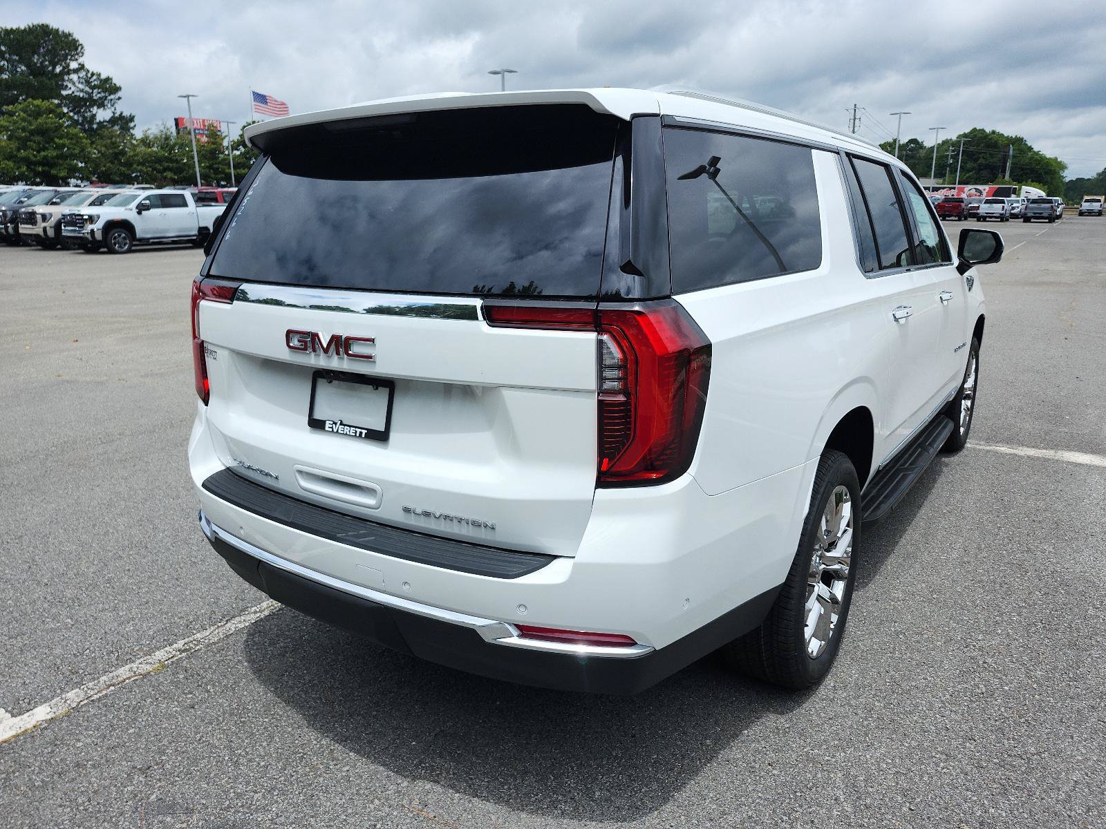 New 2026 GMC Yukon XL Elevation w/ Elevation Premium Package RWD image 3