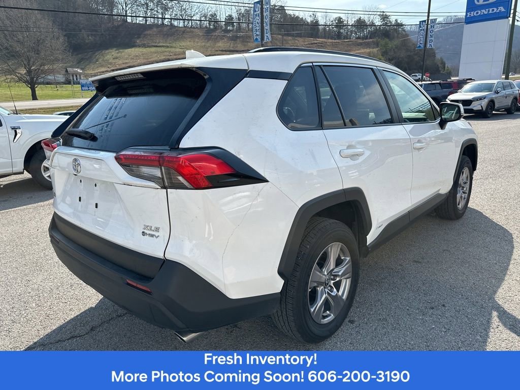 Used 2025 Toyota RAV4 XLE image 5