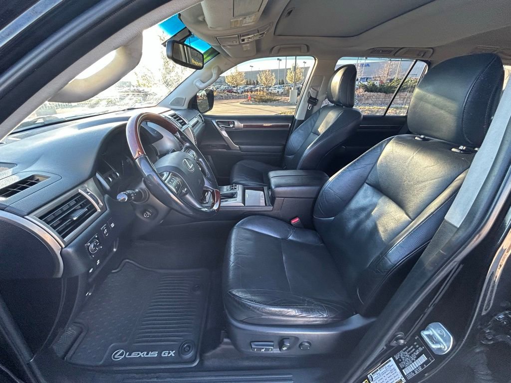 Used 2016 Lexus GX 460 w/ Premium Package AWD/4WD image 14
