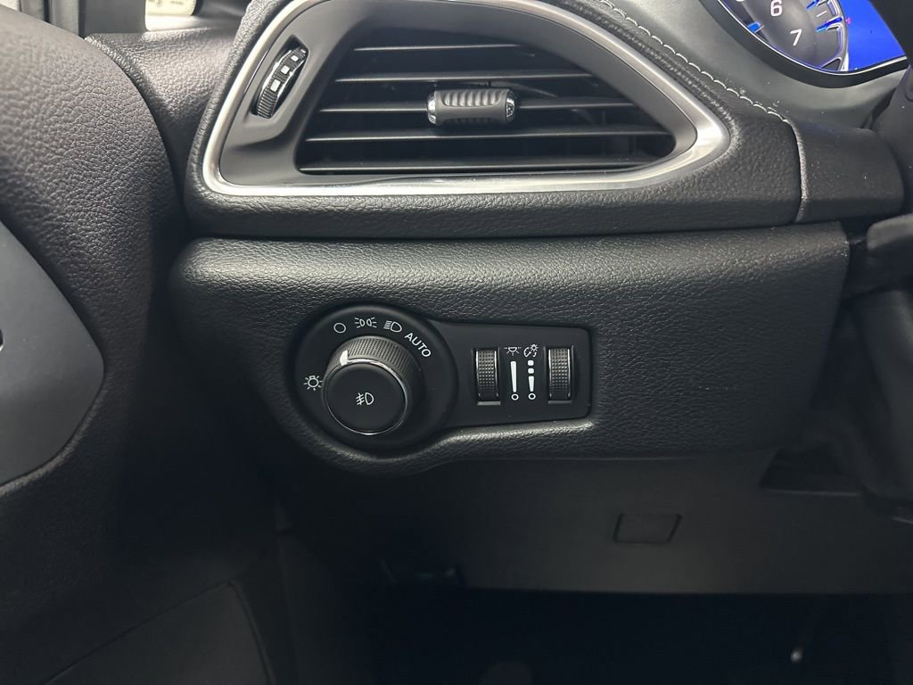 New 2026 Chrysler Pacifica Limited image 34