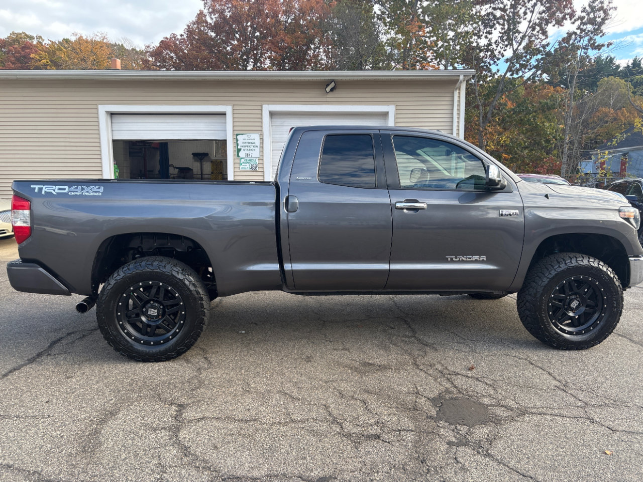 Used 2019 Toyota Tundra Limited image 6