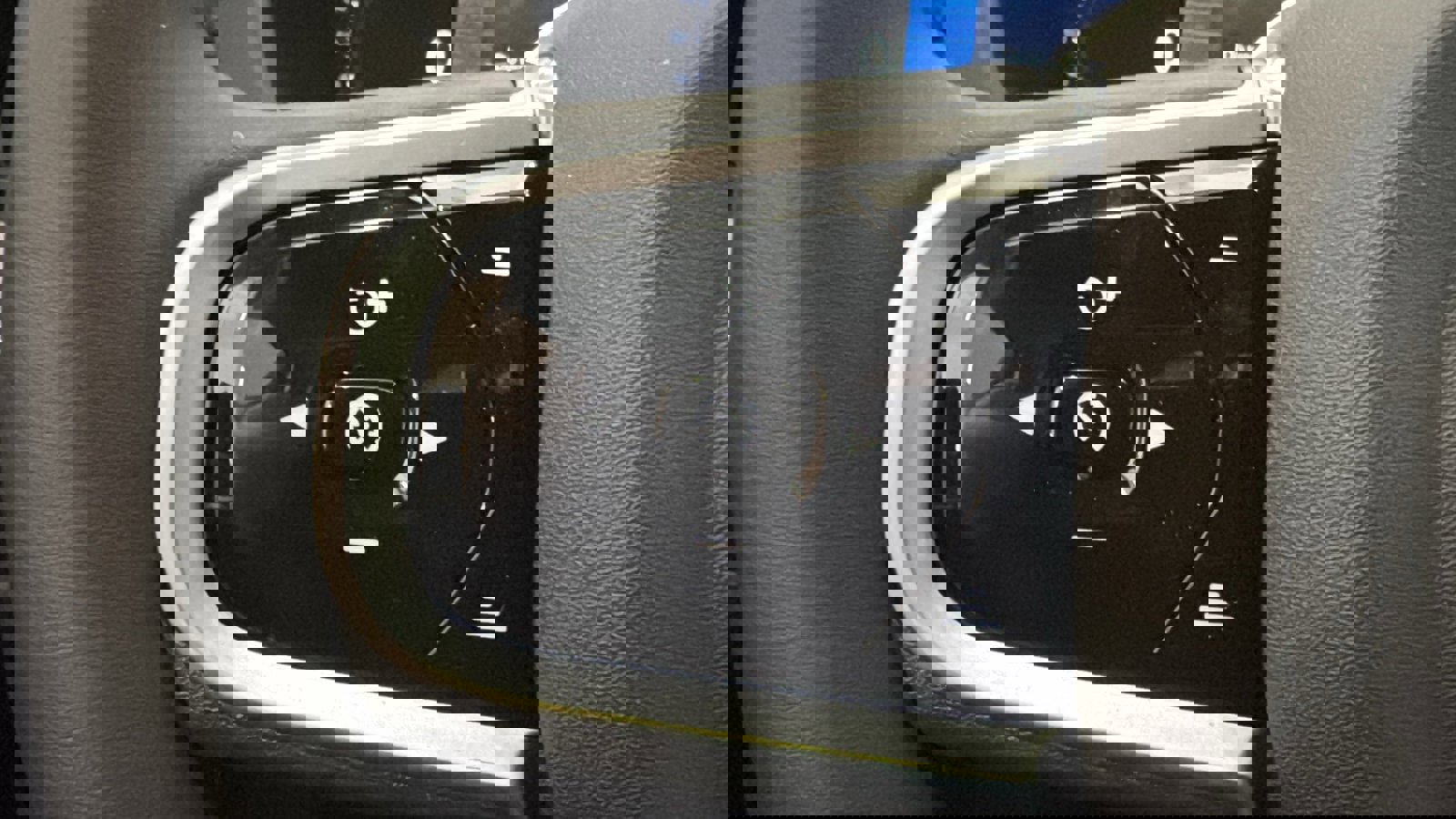 New 2026 Volvo XC60 T8 Ultra w/ Protection Package Premier image 13