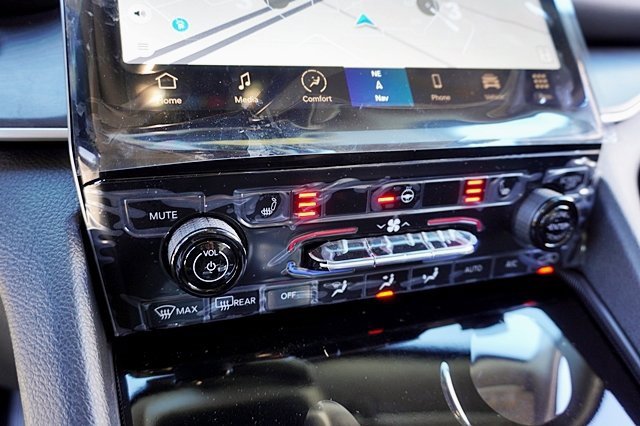 New 2023 Jeep Grand Cherokee Limited 4xe image 37