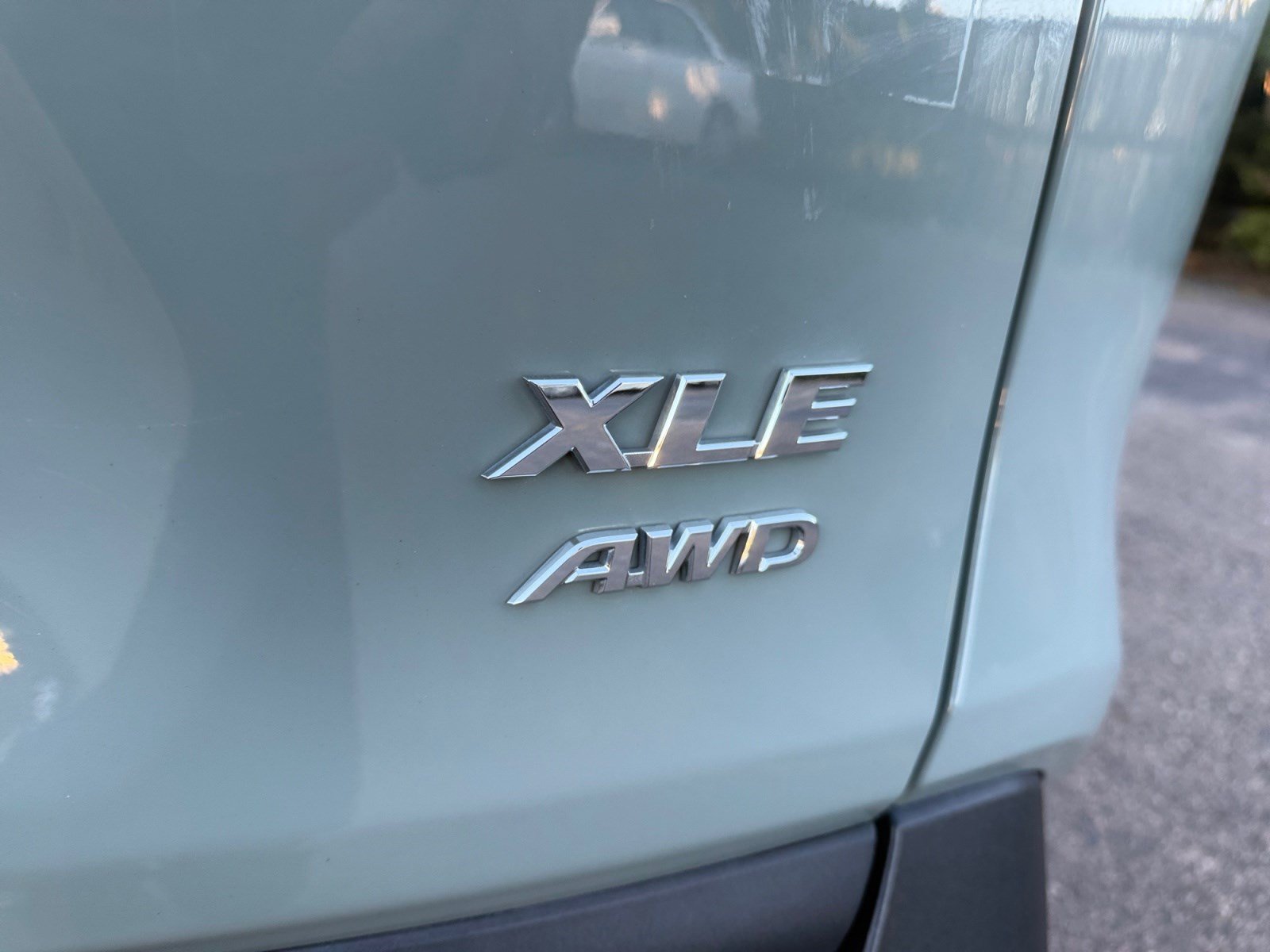 Certified 2021 Toyota RAV4 XLE w/ XLE Grade Weather Package AWD/4WD image 23