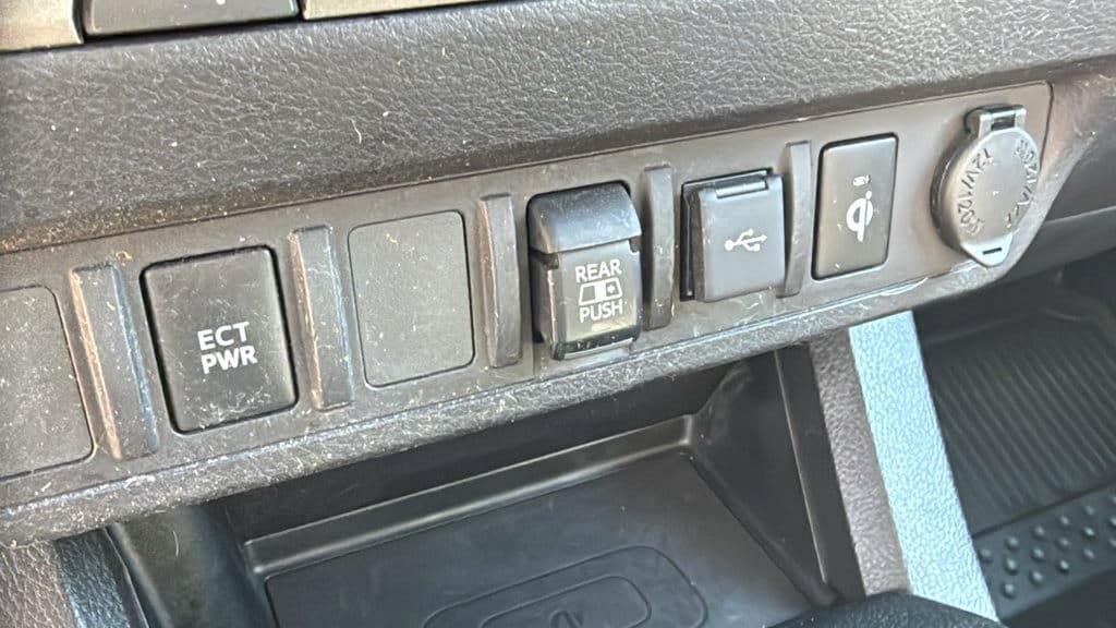 Used 2020 Toyota Tacoma TRD Off-Road AWD/4WD image 21