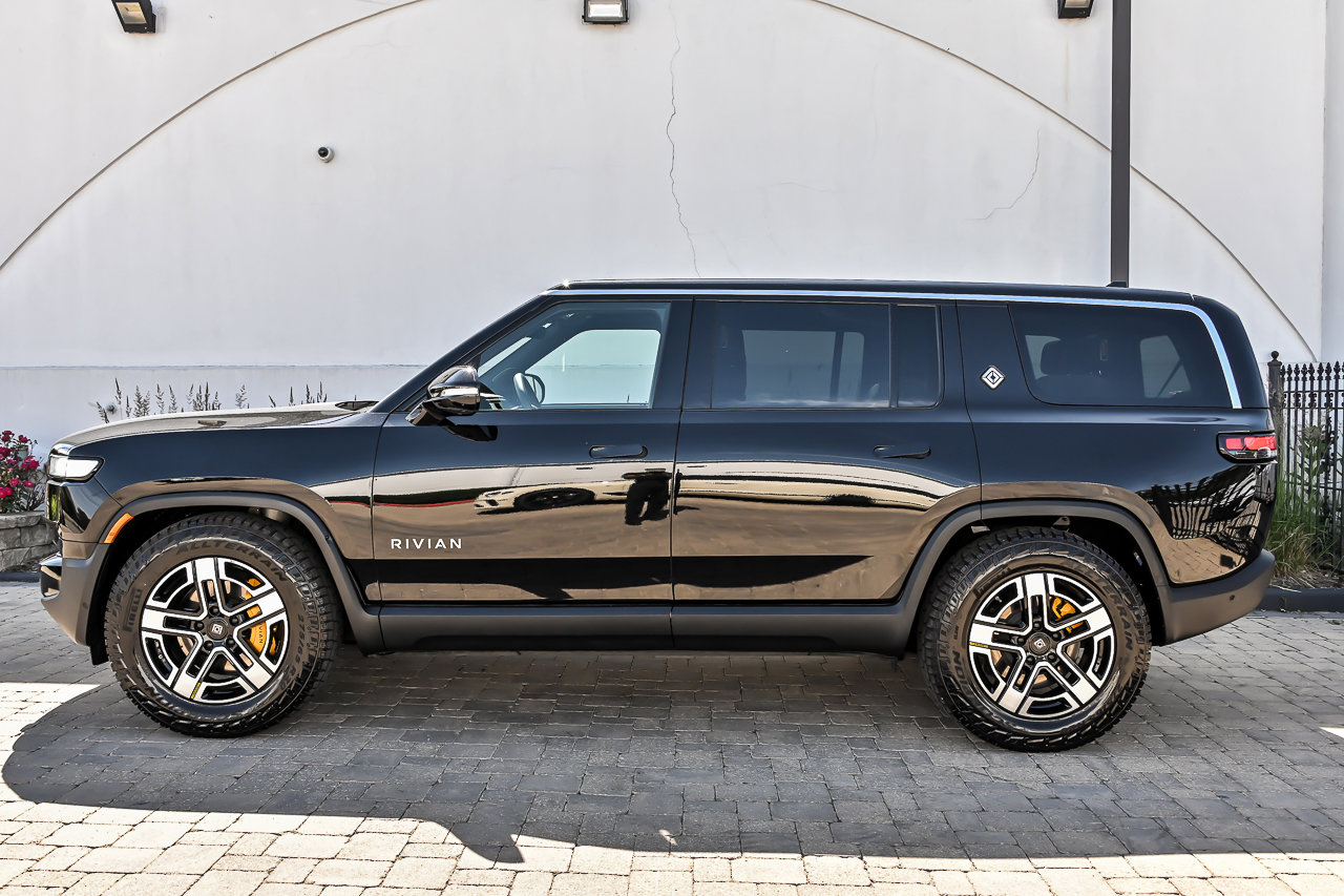 Used 2023 Rivian R1S Adventure AWD/4WD image 10