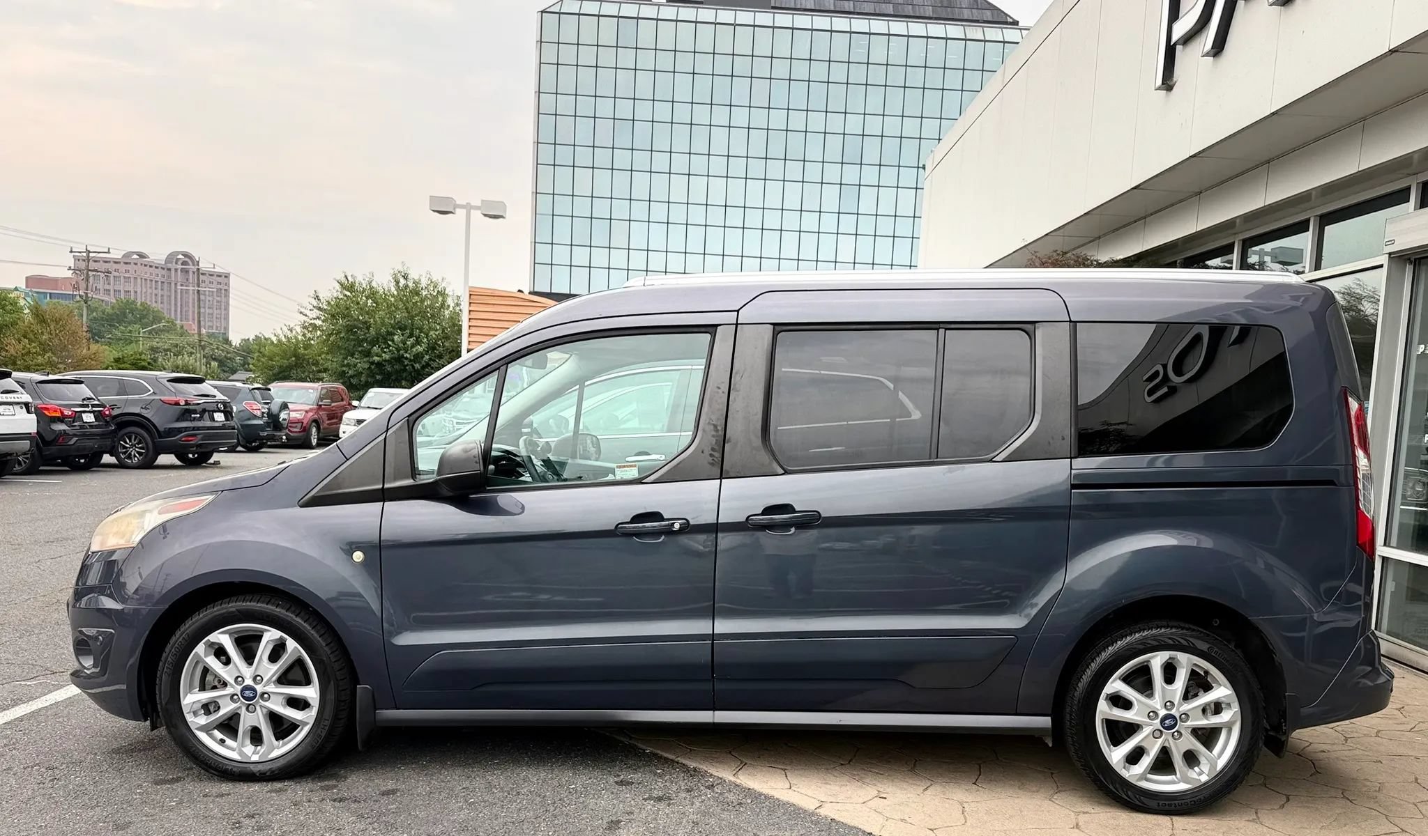 Used 2014 Ford Transit Connect XLT FWD image 4