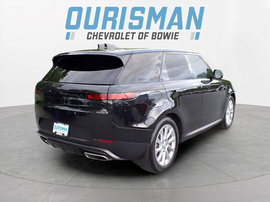 Used 2024 Land Rover Range Rover Sport SE AWD/4WD image 3