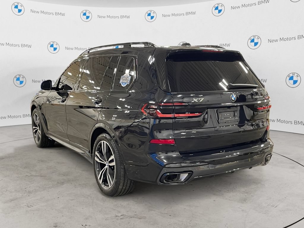 Used 2025 BMW X7 xDrive40i w/ M Sport Package AWD/4WD image 3