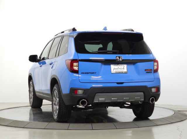 Used 2025 Honda Passport TrailSport image 7