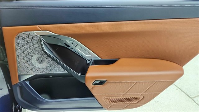 Used 2023 BMW i7 xDrive60 image 28
