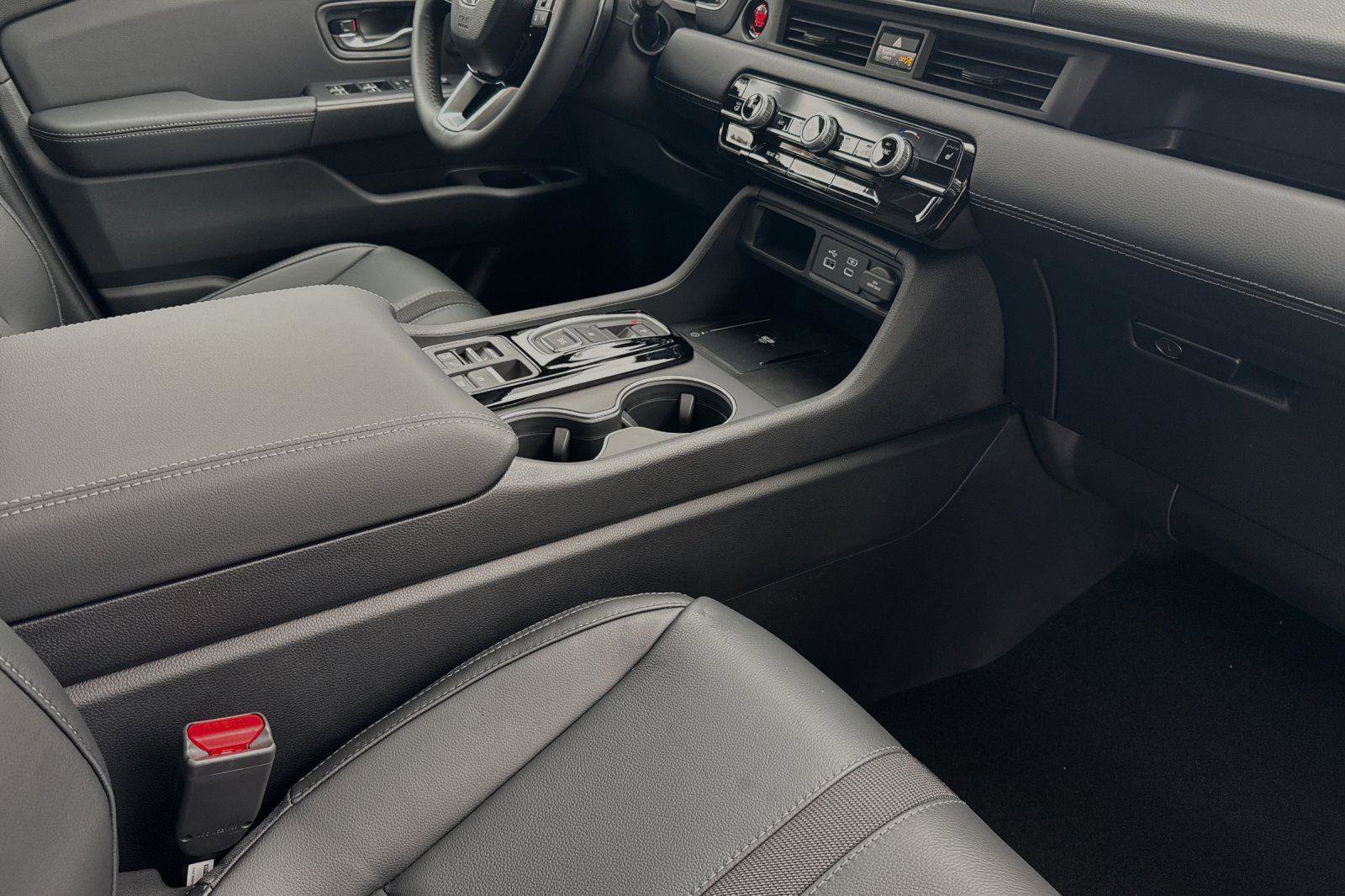 New 2025 Honda Pilot Touring image 18