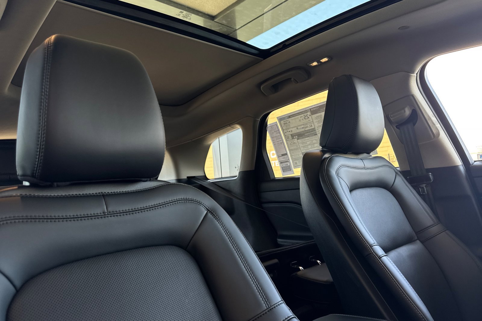 New 2025 Lincoln Corsair Reserve w/ Equipment Group 202A image 16