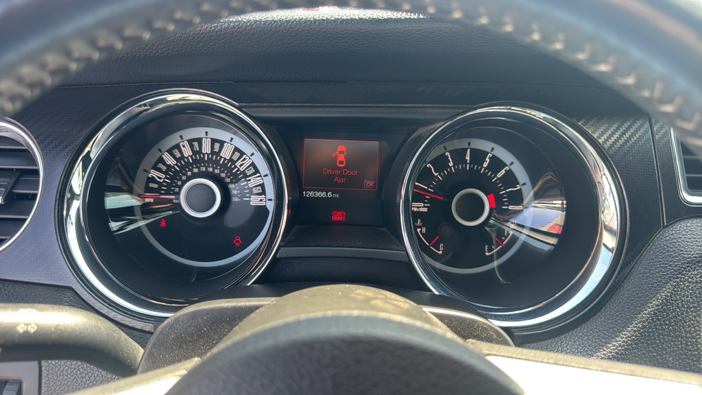 Used 2013 Ford Mustang GT Premium w/ Electronics Pkg RWD image 29