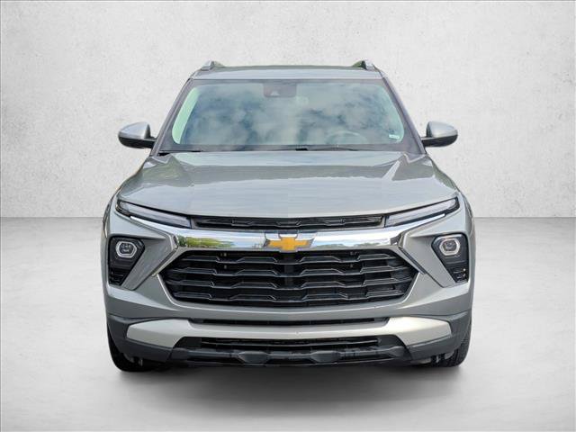 Used 2024 Chevrolet TrailBlazer LT FWD image 2