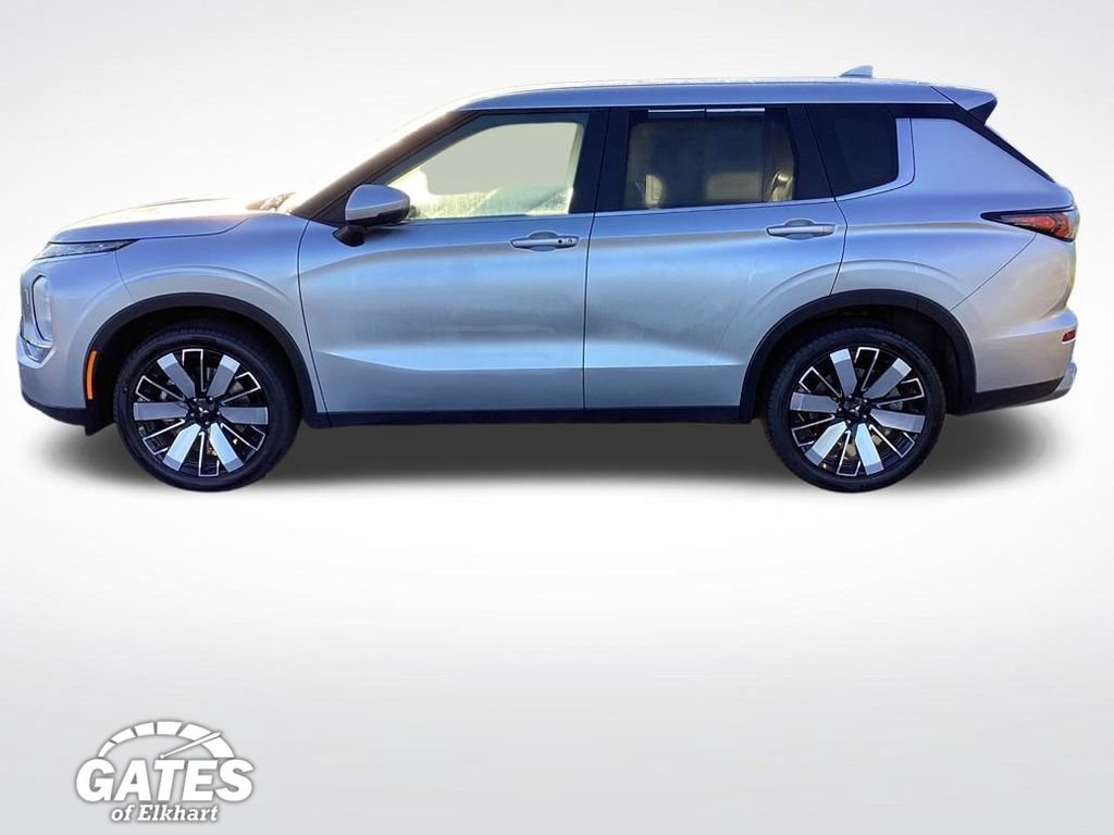 Used 2025 Mitsubishi Outlander SE AWD/4WD image 6