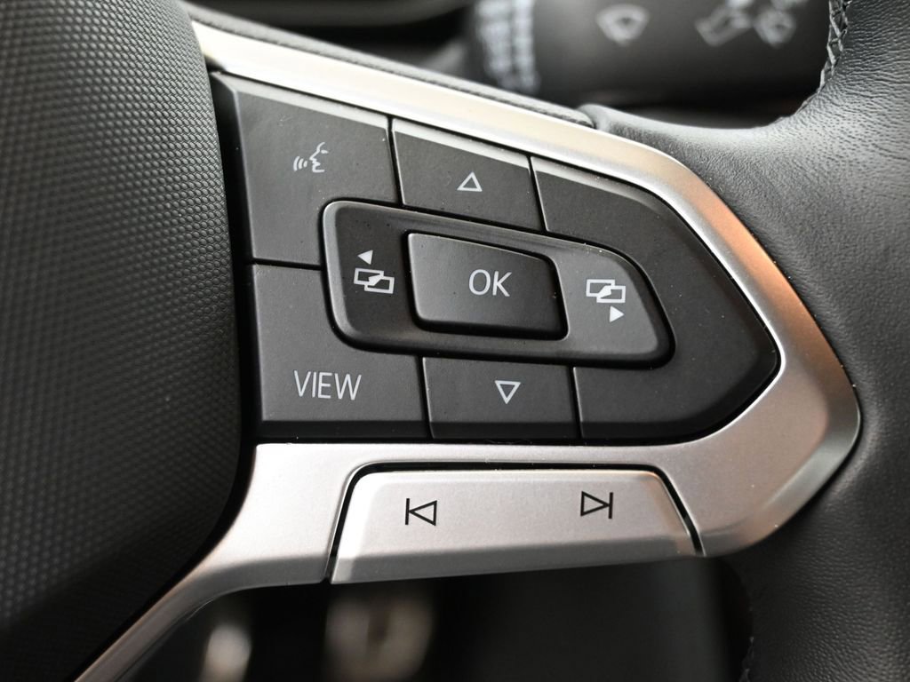 Used 2025 Volkswagen Jetta Sport image 24