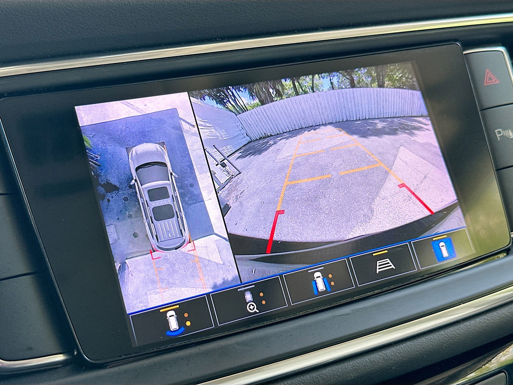 Used 2022 Buick Enclave Avenir FWD image 13