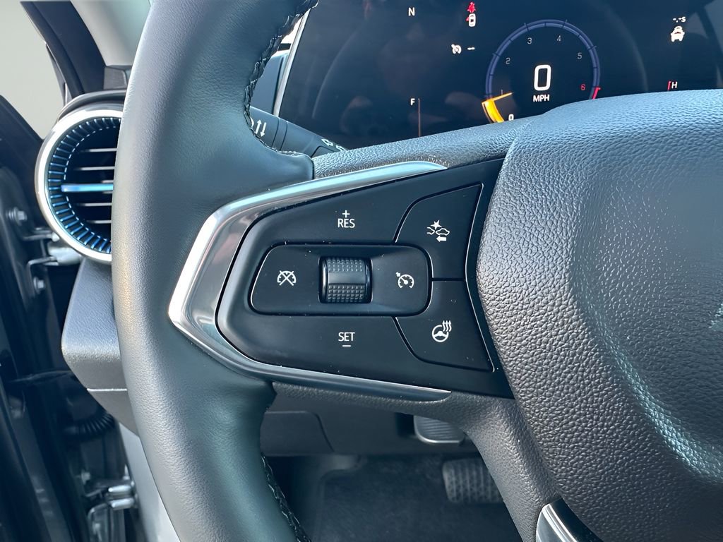Used 2025 Chevrolet Trax LT w/ LT Convenience Package image 15