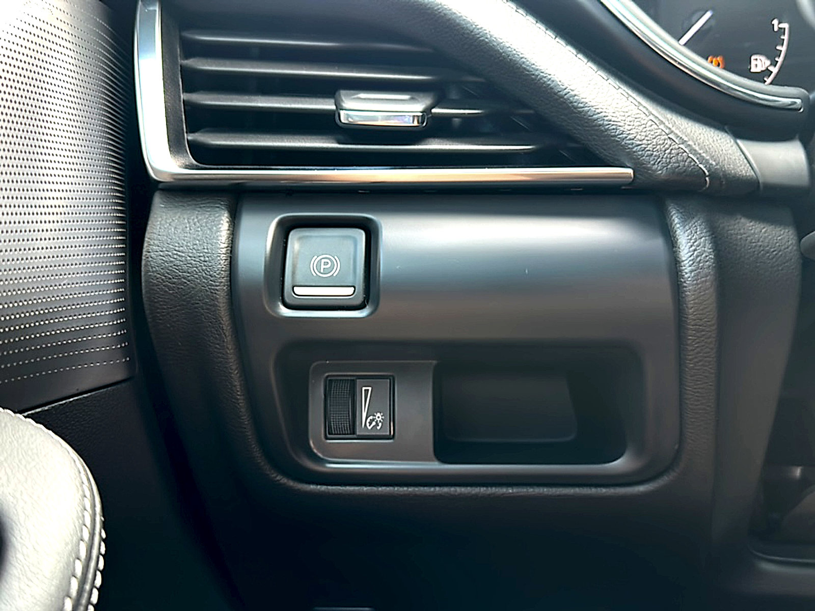 Certified 2024 Cadillac CT5 Luxury w/ Sun And Sound Package image 36