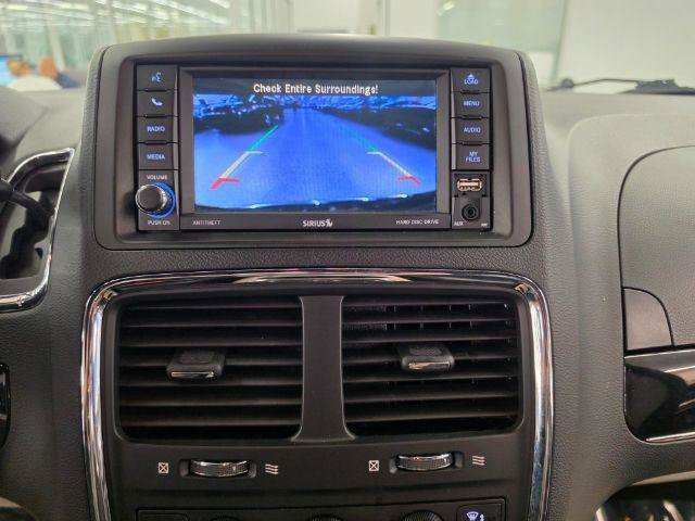Used 2018 Dodge Grand Caravan SXT FWD image 19