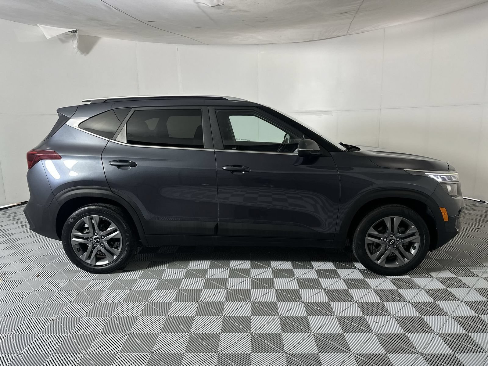 Used 2021 Kia Seltos S FWD image 9