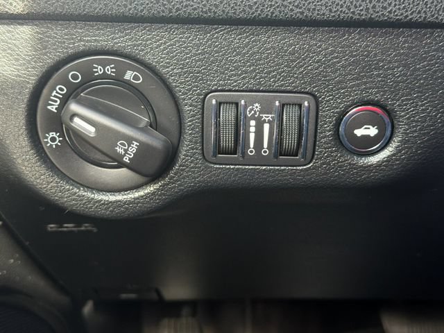 Used 2018 Dodge Charger R/T w/ Plus Group RWD image 29
