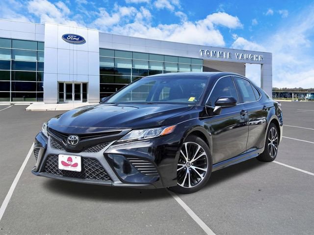 Used 2018 Toyota Camry SE w/ Convenience Package image 1