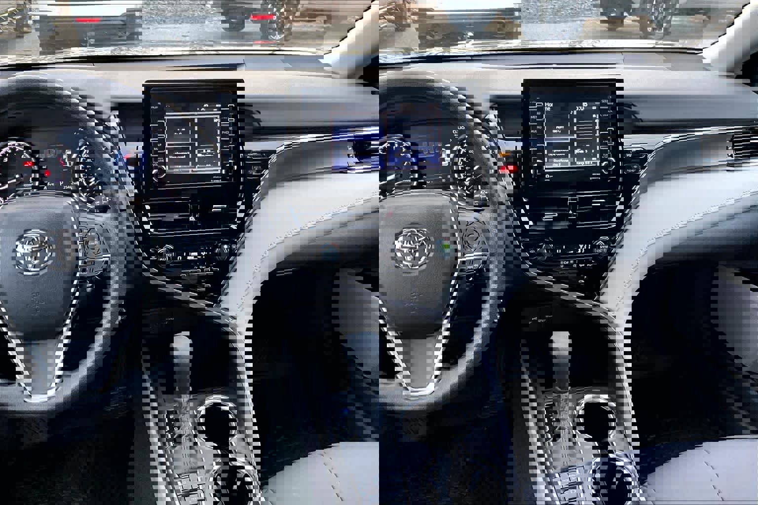 Used 2023 Toyota Camry LE image 7