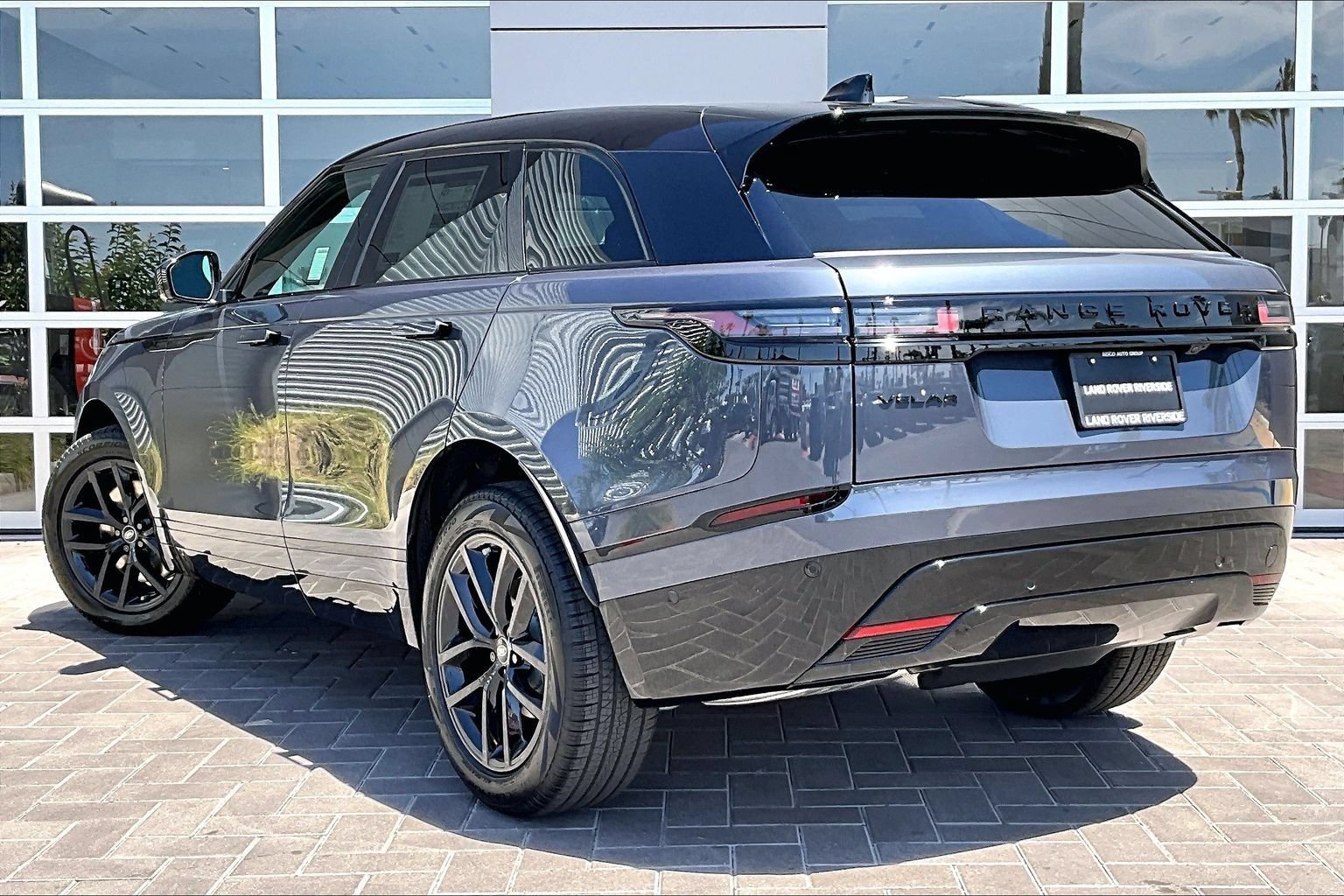 New 2026 Land Rover Range Rover Velar Dynamic SE AWD/4WD image 3
