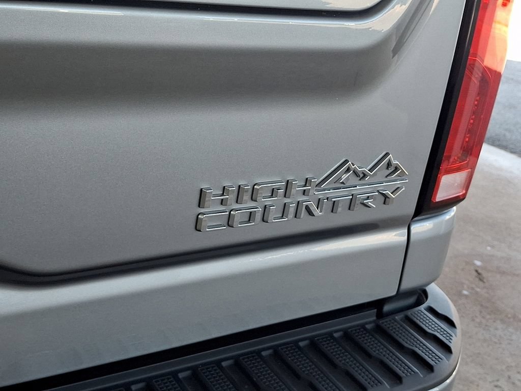 Certified 2025 Chevrolet Silverado 2500 High Country w/ Technology Package AWD/4WD image 30