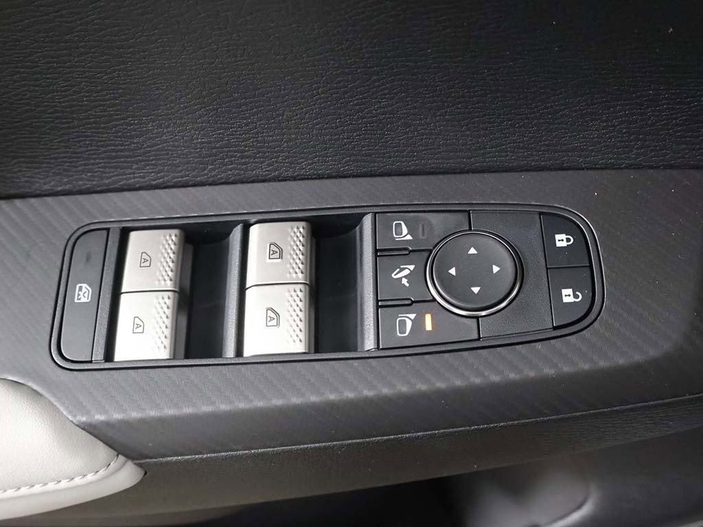 New 2025 Mitsubishi Outlander AWD image 45