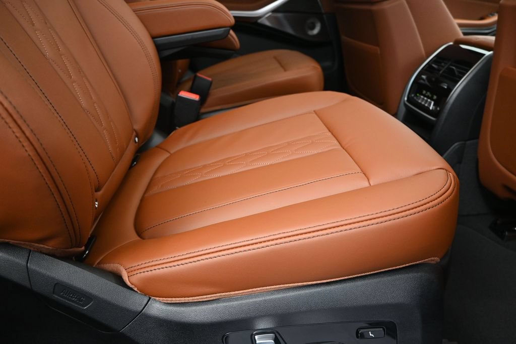 New 2027 BMW X7 M60i AWD/4WD image 22