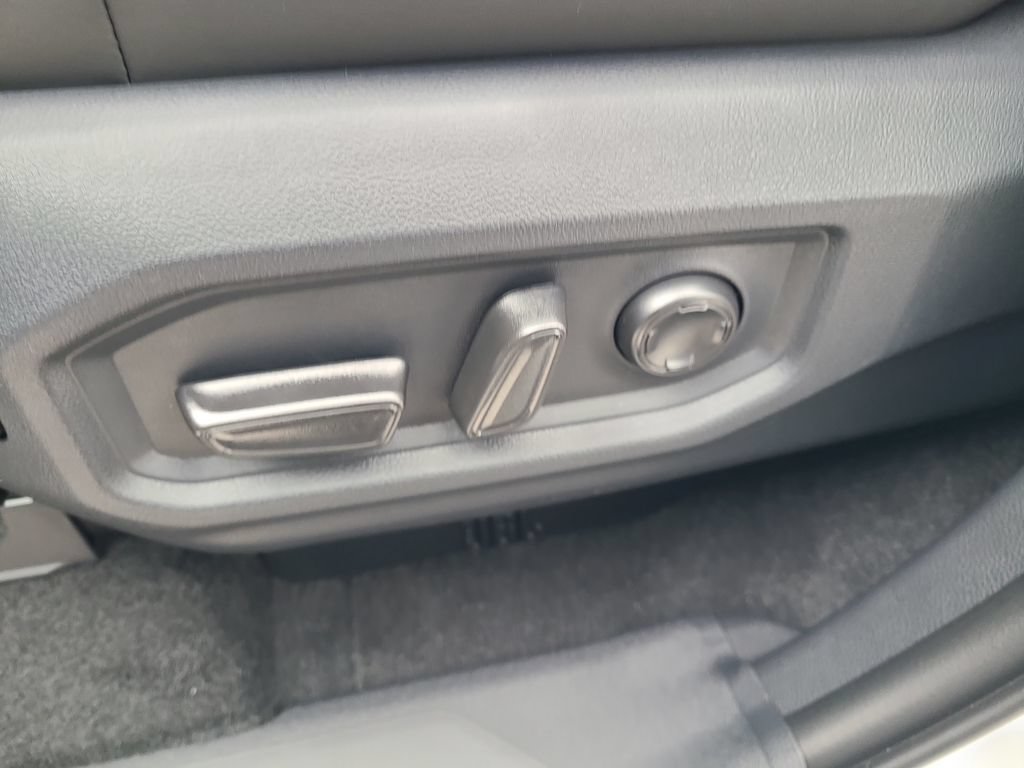 New 2026 Toyota Tundra Platinum AWD/4WD image 16