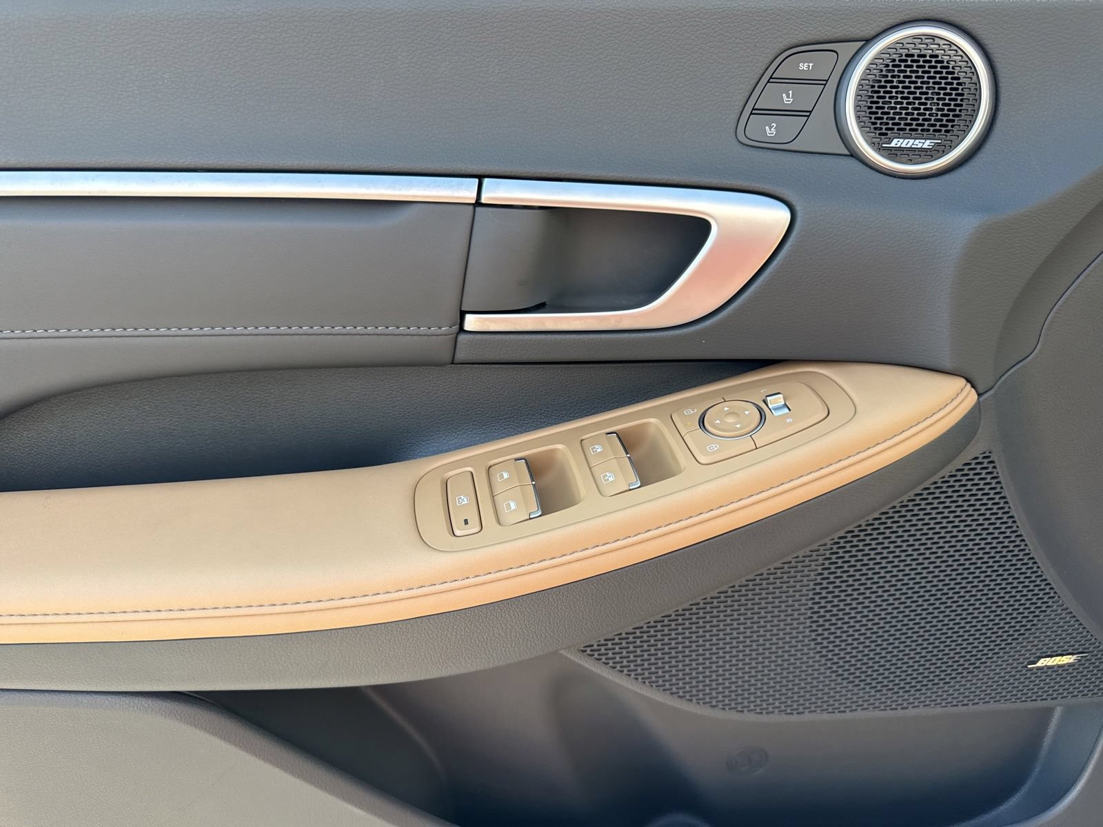 Used 2025 Hyundai Sonata Limited FWD image 19
