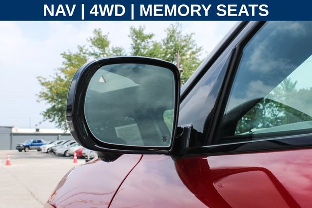 Used 2025 Jeep Wagoneer S Limited w/ Comfort Package AWD/4WD image 8