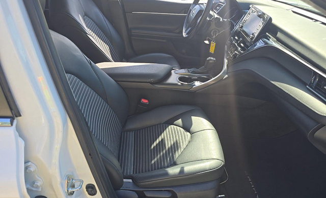 Used 2023 Toyota Camry SE FWD image 8