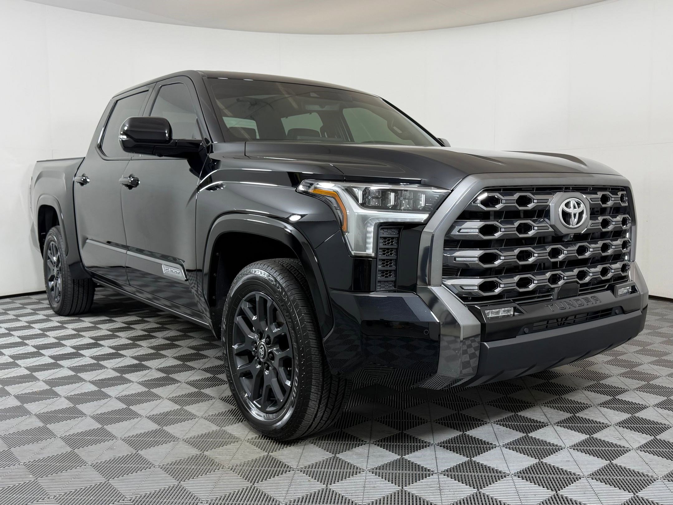 Used 2026 Toyota Tundra Platinum AWD/4WD image 7