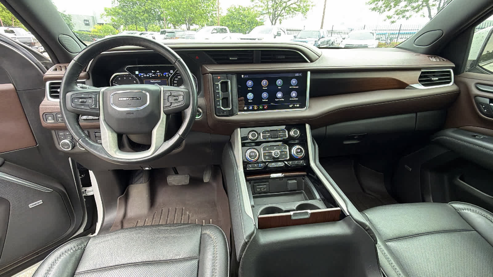 Used 2021 GMC Yukon Denali w/ Denali Ultimate Package AWD/4WD image 18