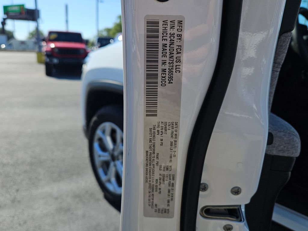 Used 2025 Jeep Compass Sport AWD/4WD image 16