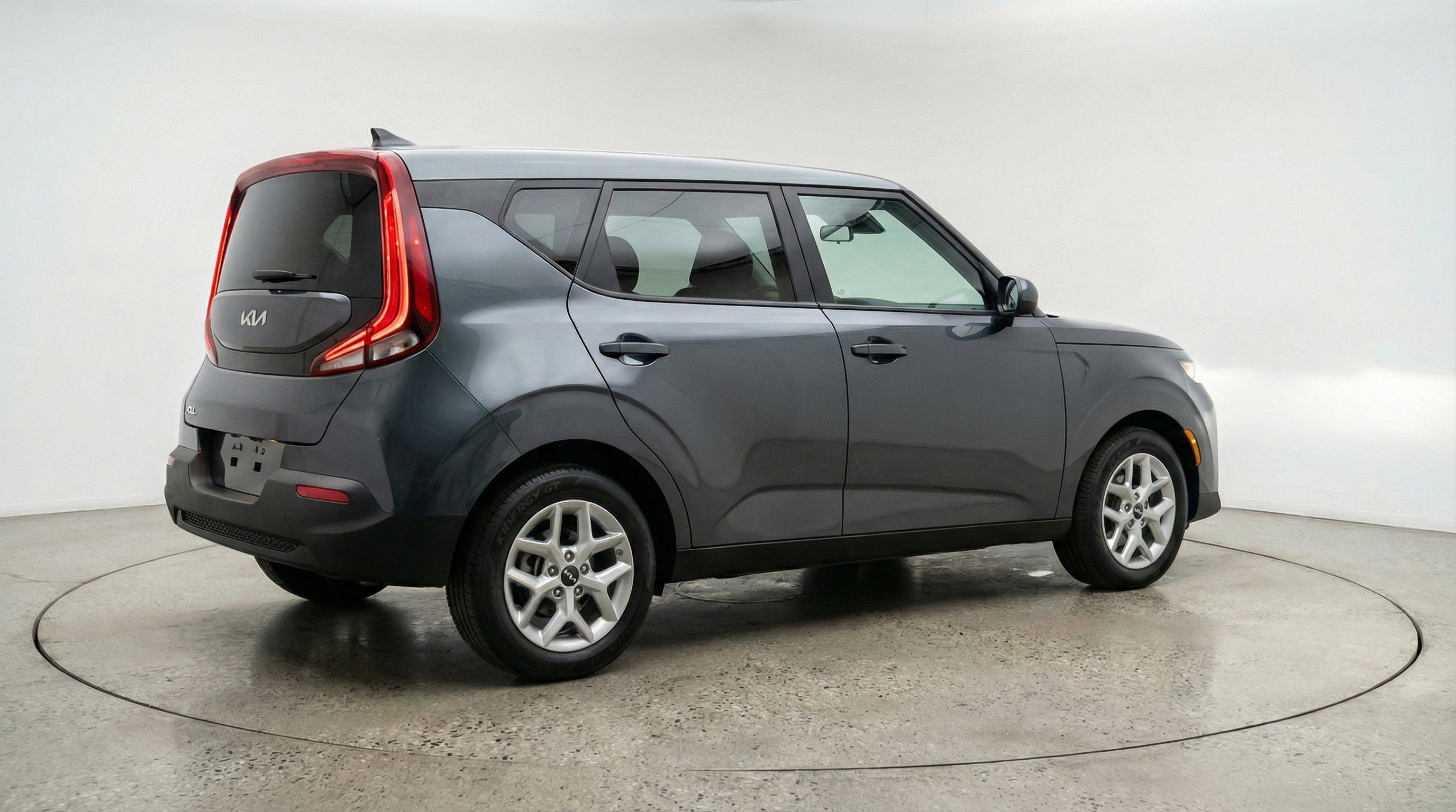 Used 2025 Kia Soul LX w/ LX Technology Package FWD image 9